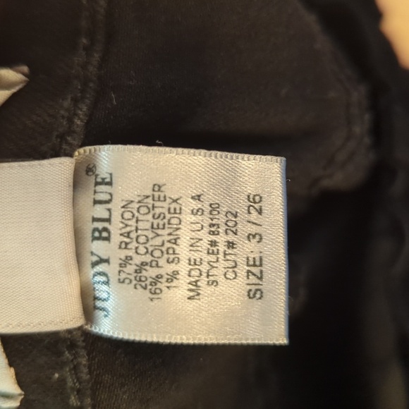 Judy Blue Cropped Jeans Black Fringe Hem Mid-Rise Stretch Women's Size 3 / 26" - Picture 5 of 8